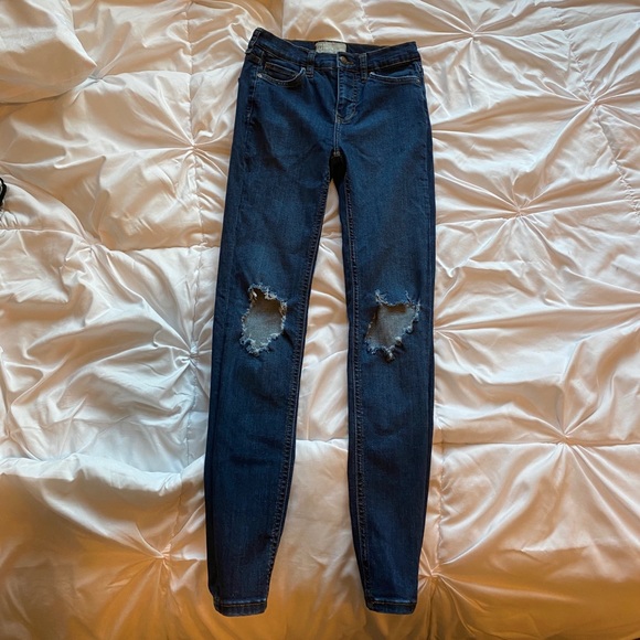 Free People Ripped Skinny Jeans - Picture 1 of 2